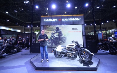 哈雷戴维森全新性能摩托车Sportster S 正式亮相于2021中国国际摩托车博览会